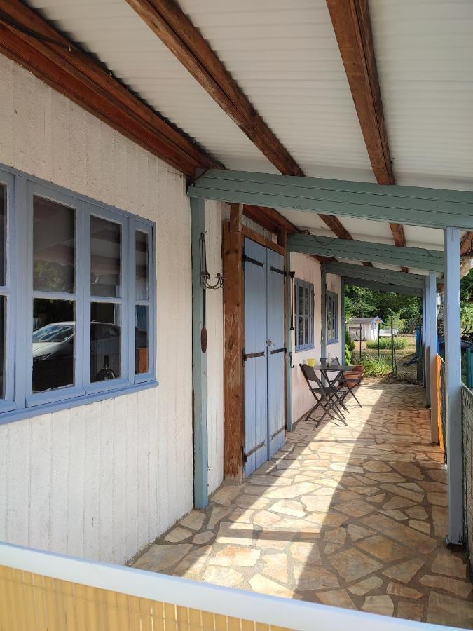 Chalet Dans La Foret....Adorable 1 Bedroom Chalet Surrounded By Woodland Pressignac Exteriér fotografie